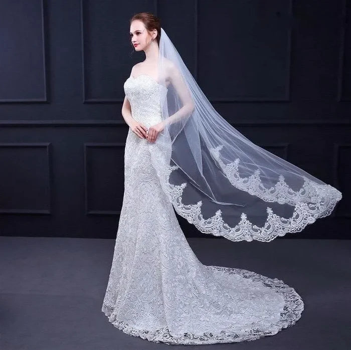 Wedding Veils - Lace Edge Knee Length Bridal Veil
